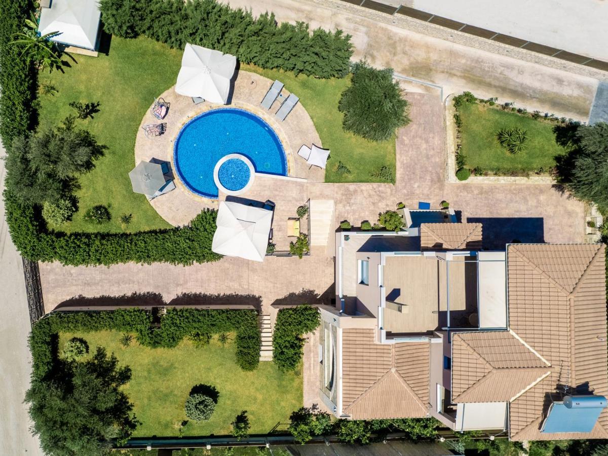 Romanza Luxury וילה Kalamákion